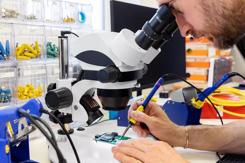 Lokaler Laser Service Laser service, professionelle technische Dokumentation und lokaler Support.