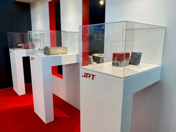 Laser Sources, Fiber Laser, DPSS, CO2 laser, MOPA laser