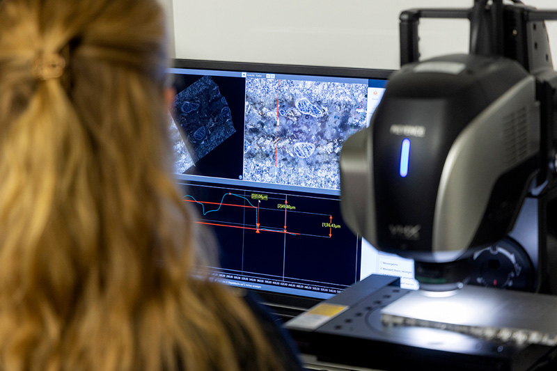 In our laser lab we can do in-depth analysis of laser application results.